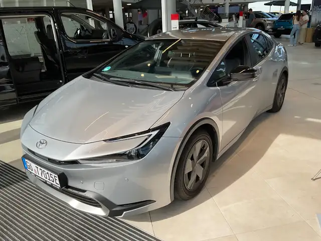 Toyota Prius 2.0 PlugIn Hybrid ACC FLA SpurH SpurW LM