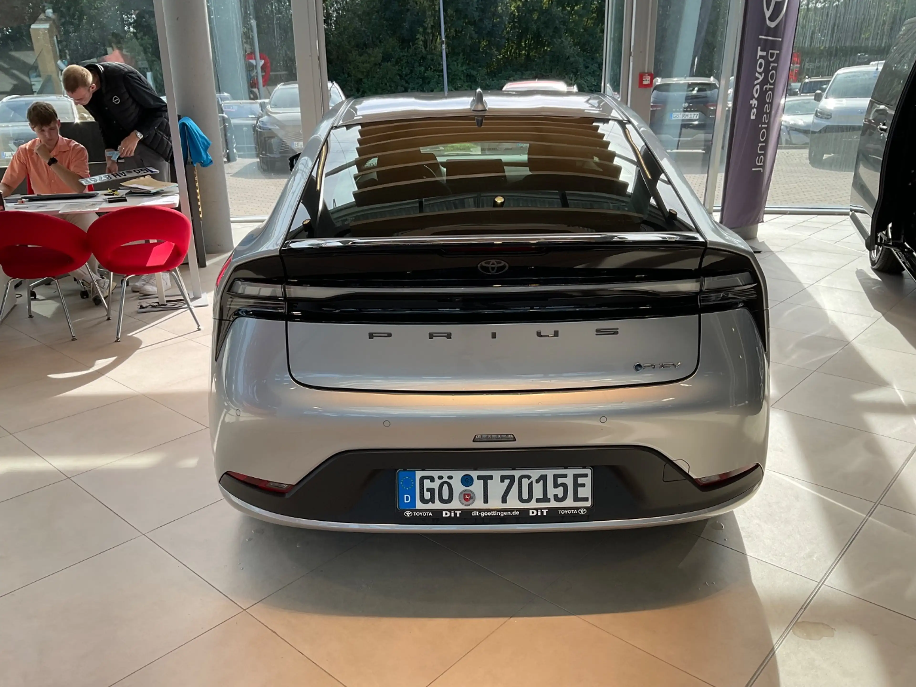 Toyota Prius 2.0 PlugIn Hybrid ACC FLA SpurH SpurW LM — photo 8