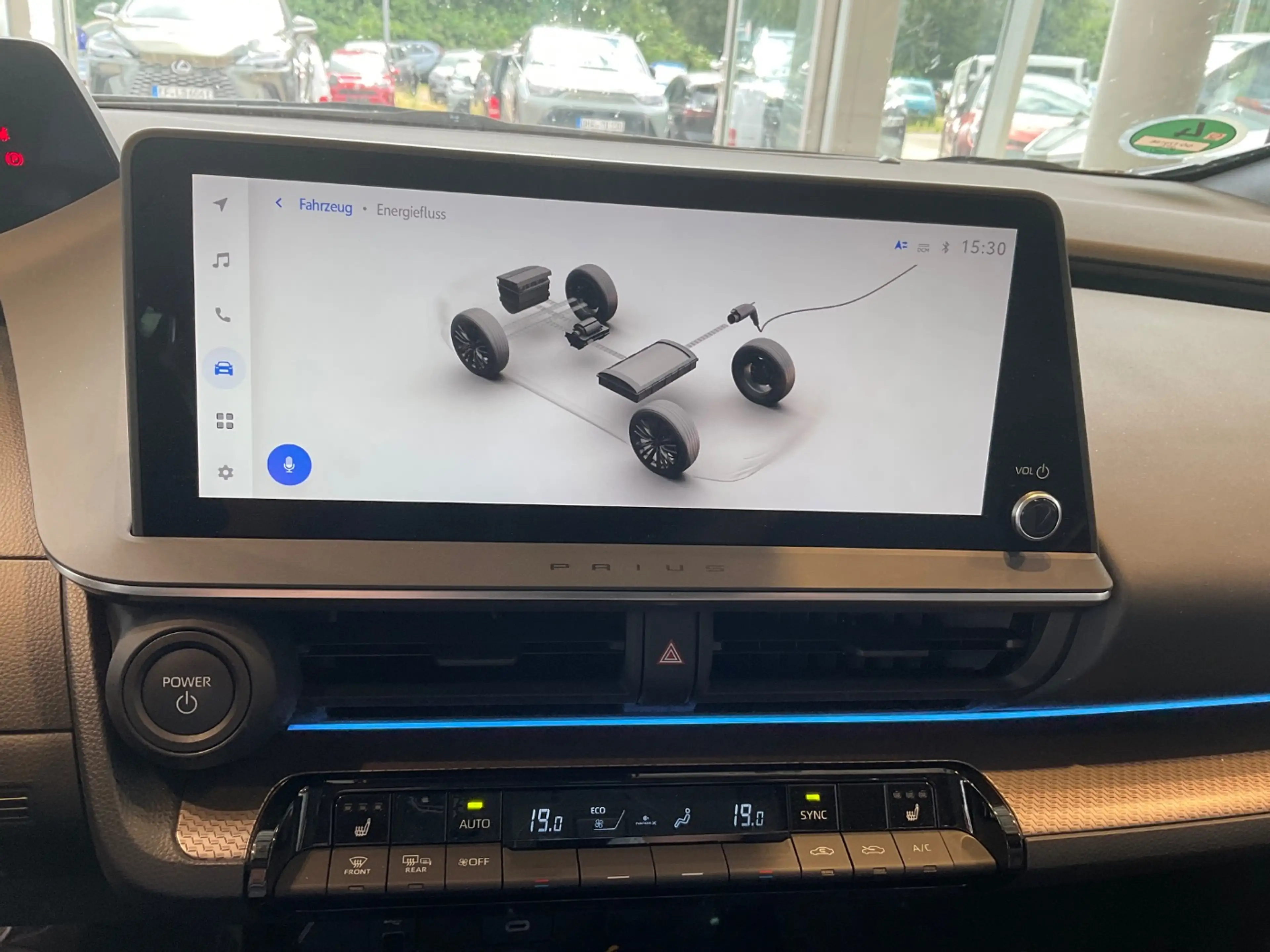 Toyota Prius 2.0 PlugIn Hybrid ACC FLA SpurH SpurW LM — photo 18