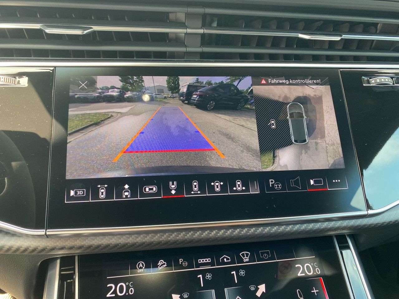 Audi RSQ8