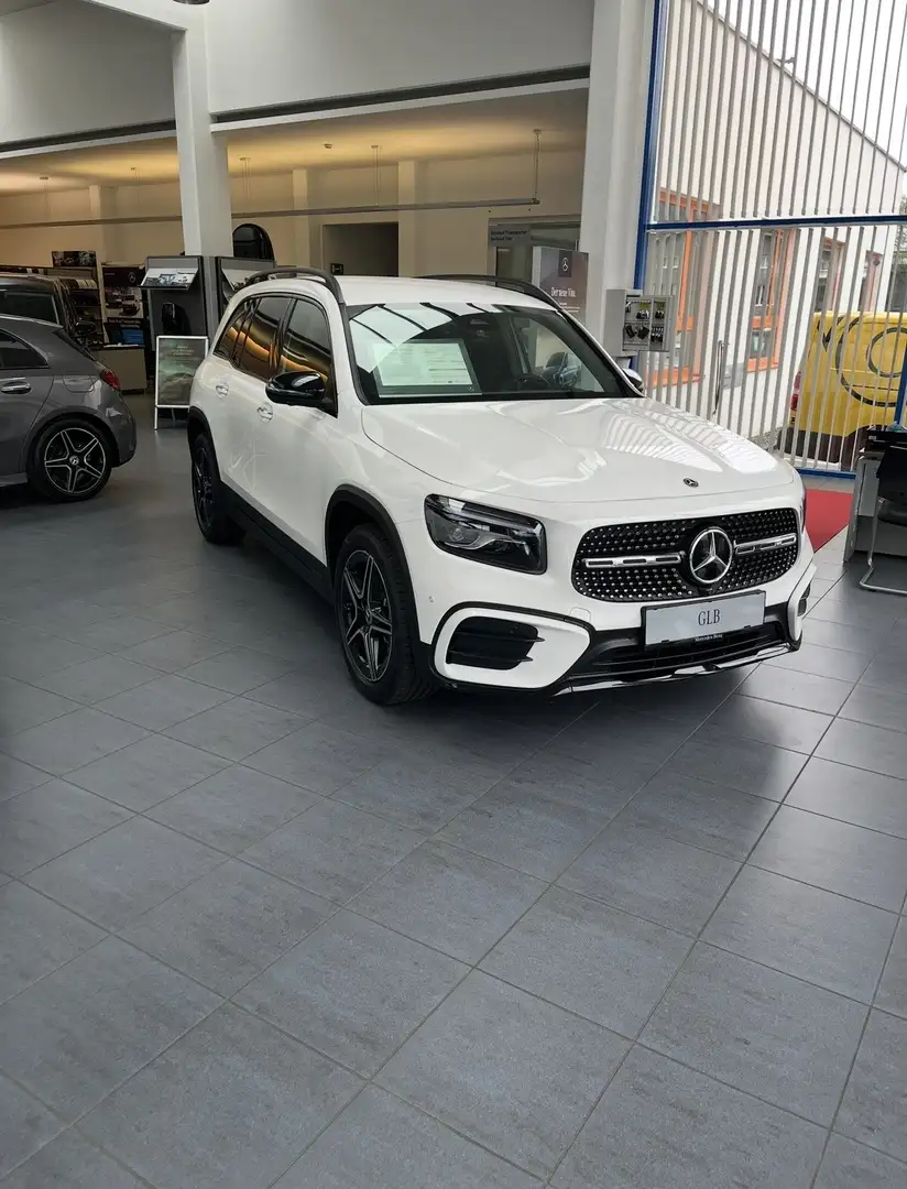 Mercedes-Benz GLB 200 200d 4matic AMG - 2
