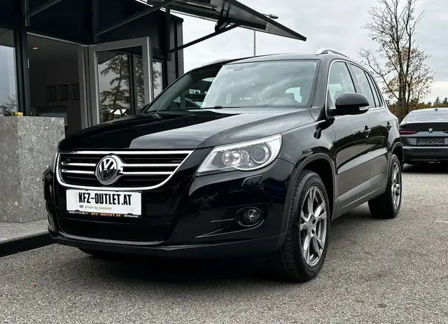 Volkswagen Tiguan 2,0 TDI 4Motion *2.Besitz*AHK*SHZ*PDC*