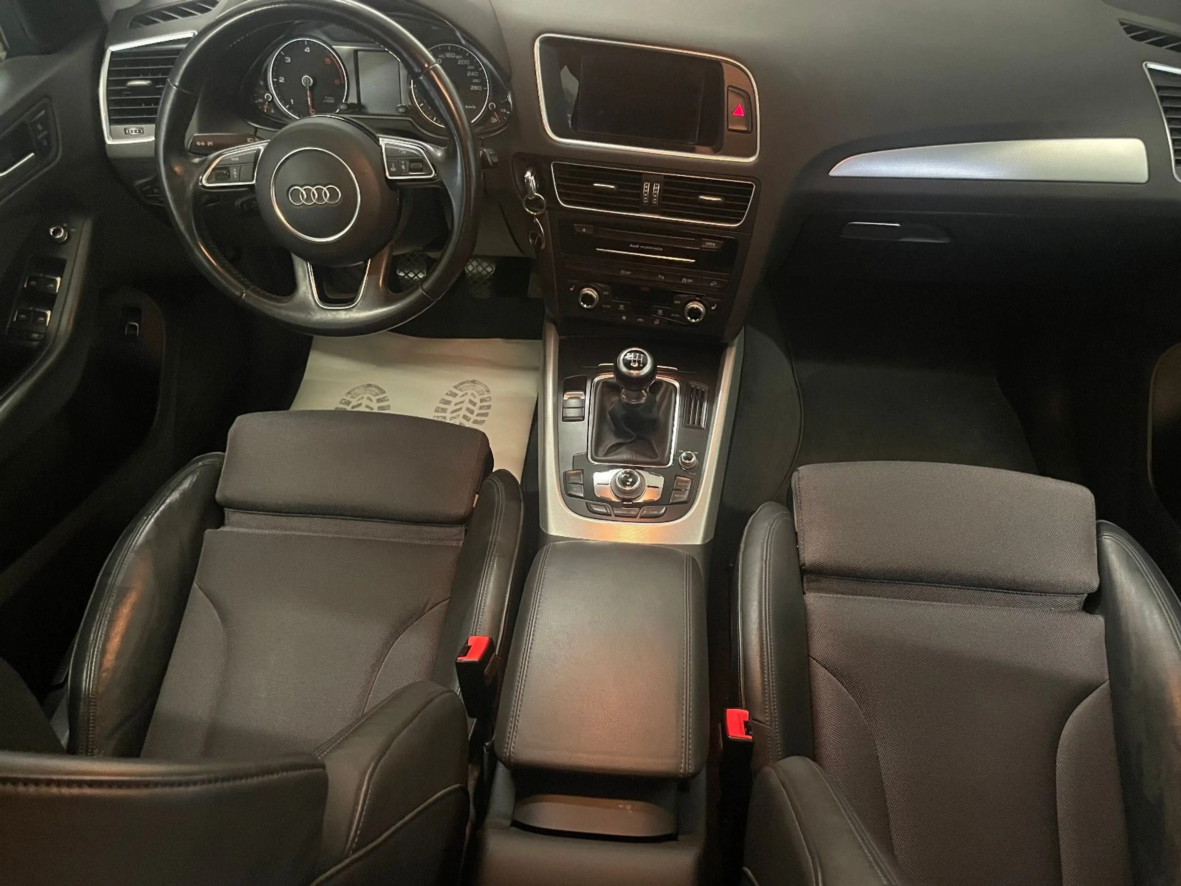 Audi Q5 2.0 TDI clean diesel/ultra 110 kW — photo 9