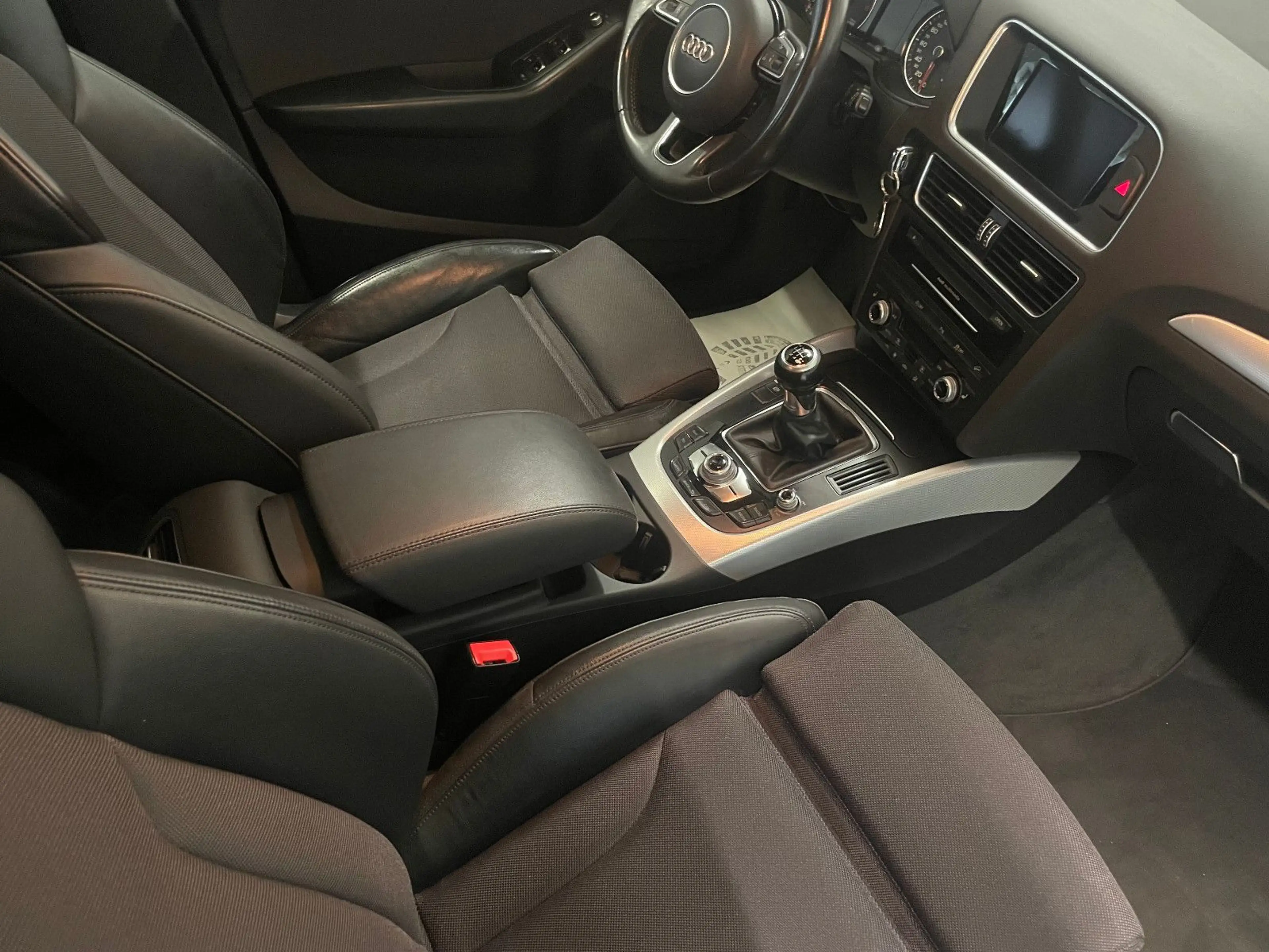 Audi Q5 2.0 TDI clean diesel/ultra 110 kW — photo 10