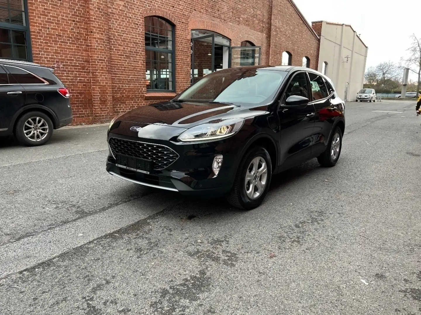 Ford Kuga Cool&Connect Navi+PDC+Klima+Winterpaket Zwart - 2