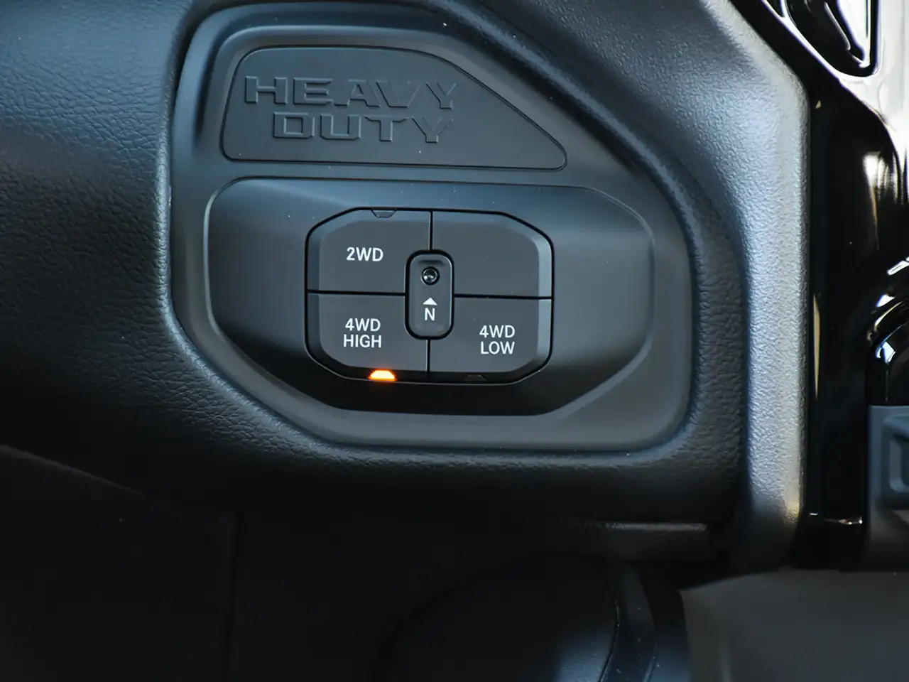 RAM 2500 снимка RAM 2500