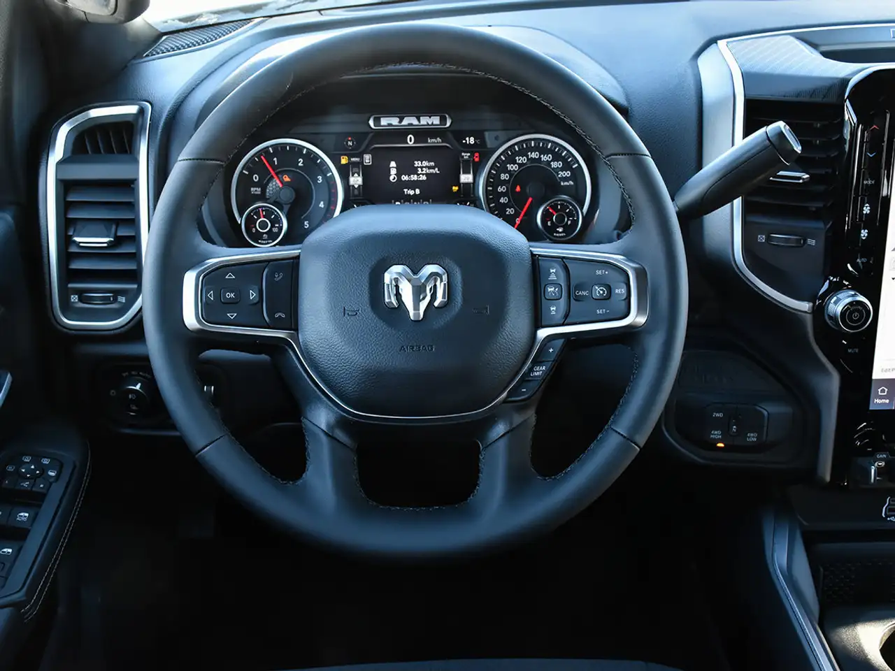 RAM 2500 снимка RAM 2500