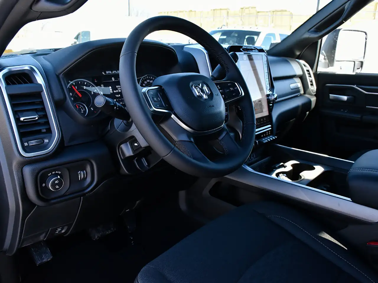RAM 2500 снимка RAM 2500