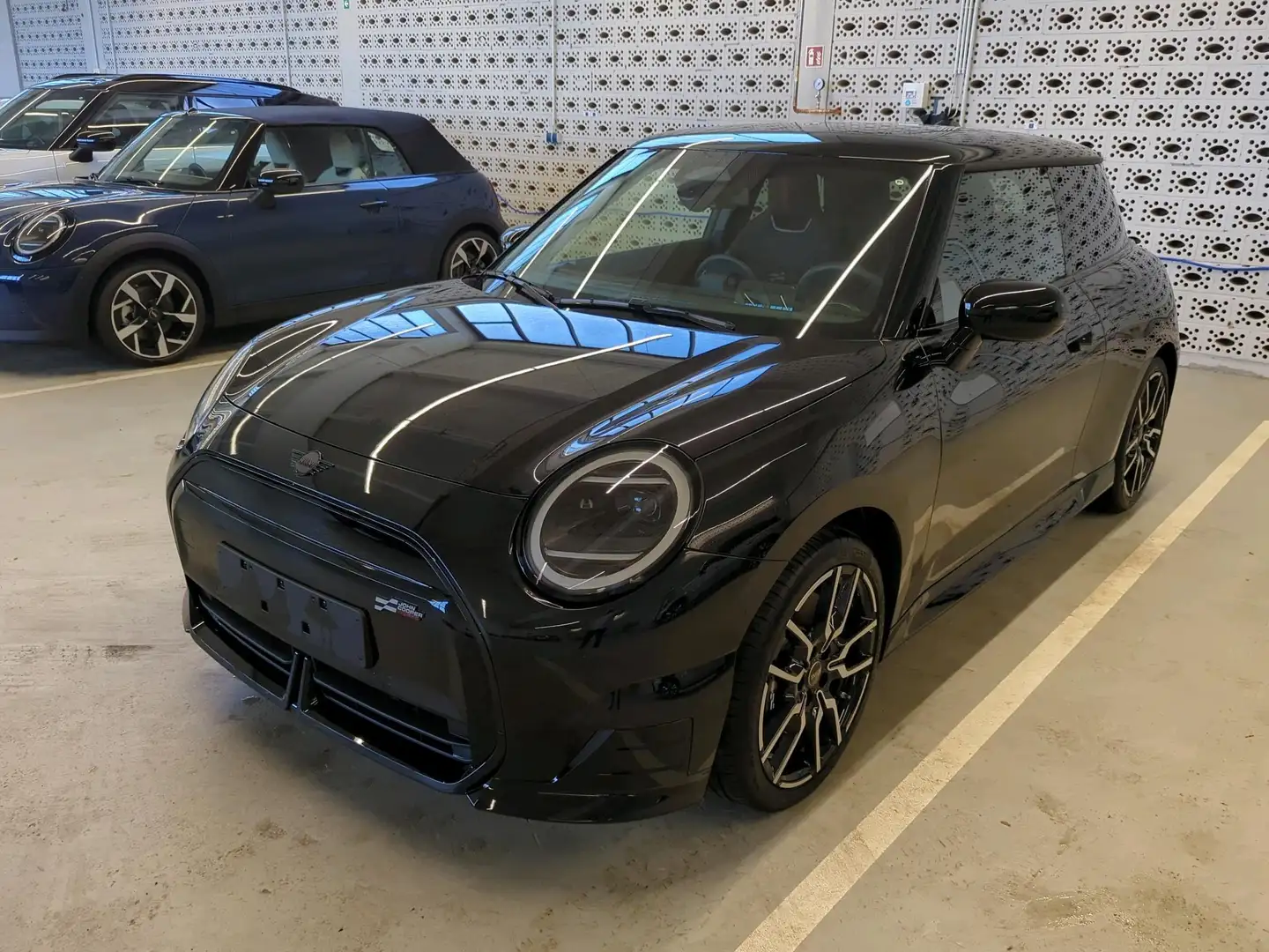 MINI Cooper E John Cooper Works Trim Schwarz - 2