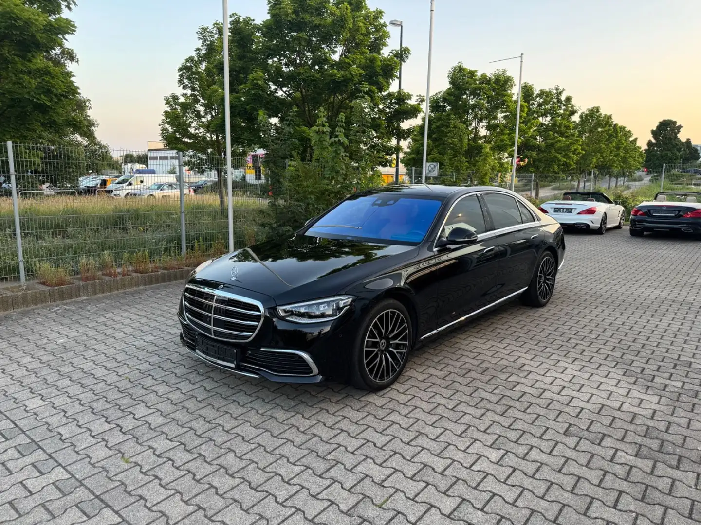Mercedes-Benz S 580 4MATIC Schwarz - 2