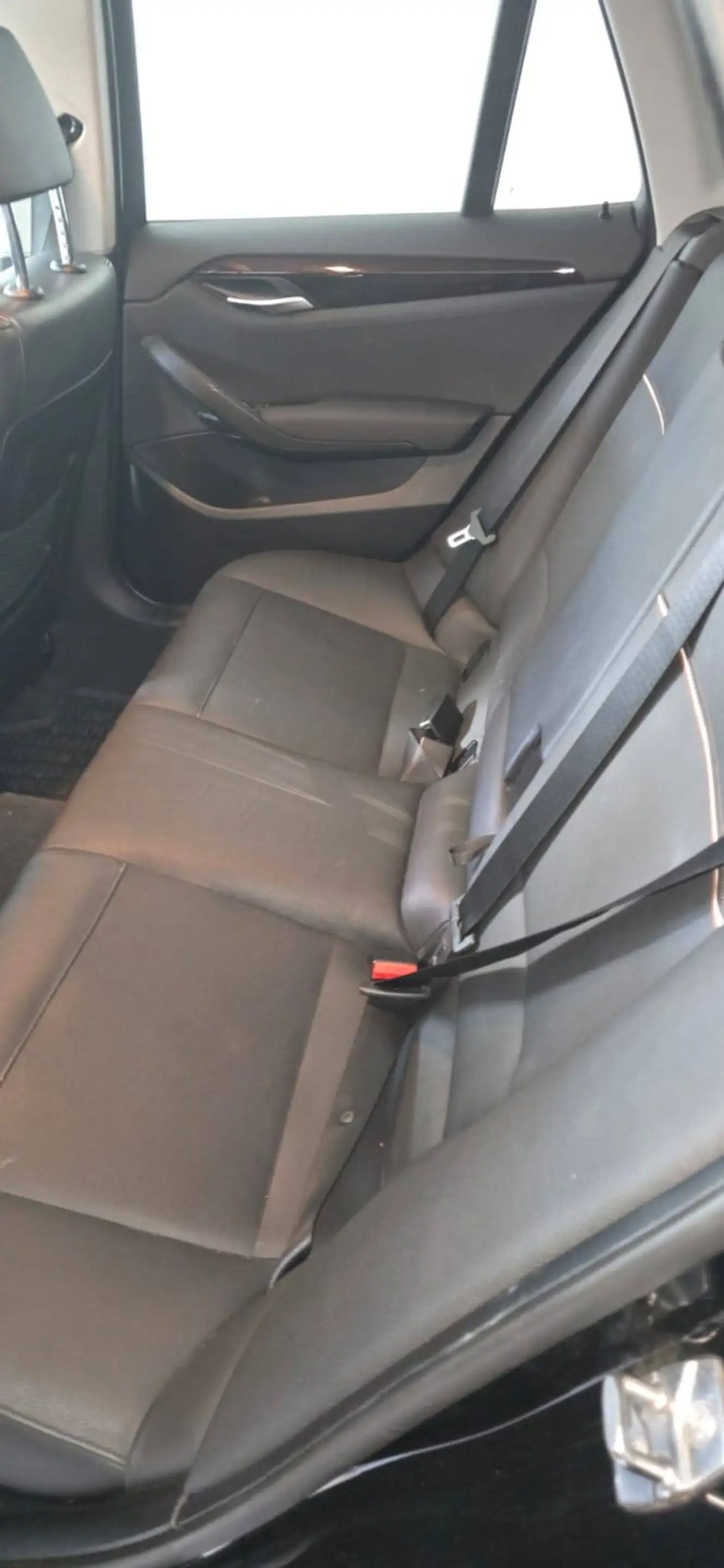BMW X1 xDrive 20 i — photo 8