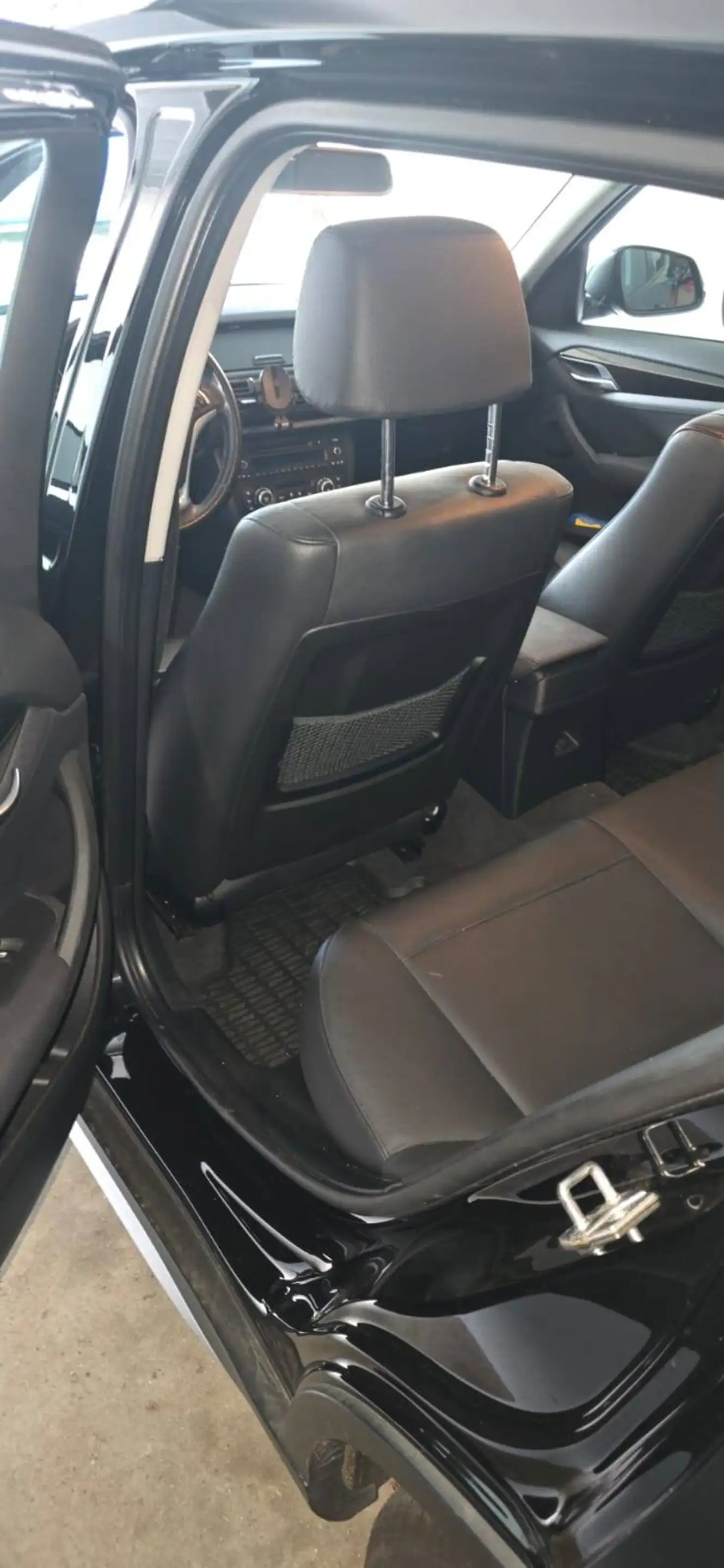 BMW X1 xDrive 20 i — photo 10