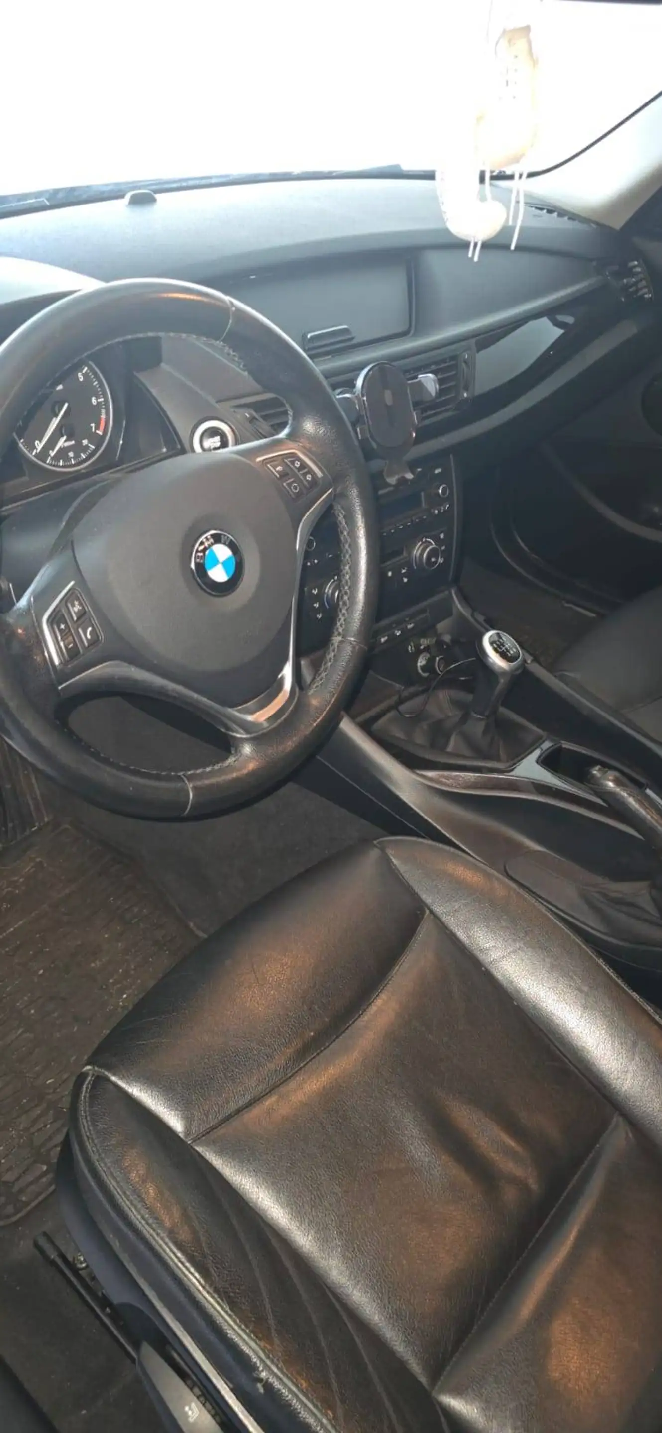 BMW X1 xDrive 20 i — photo 6