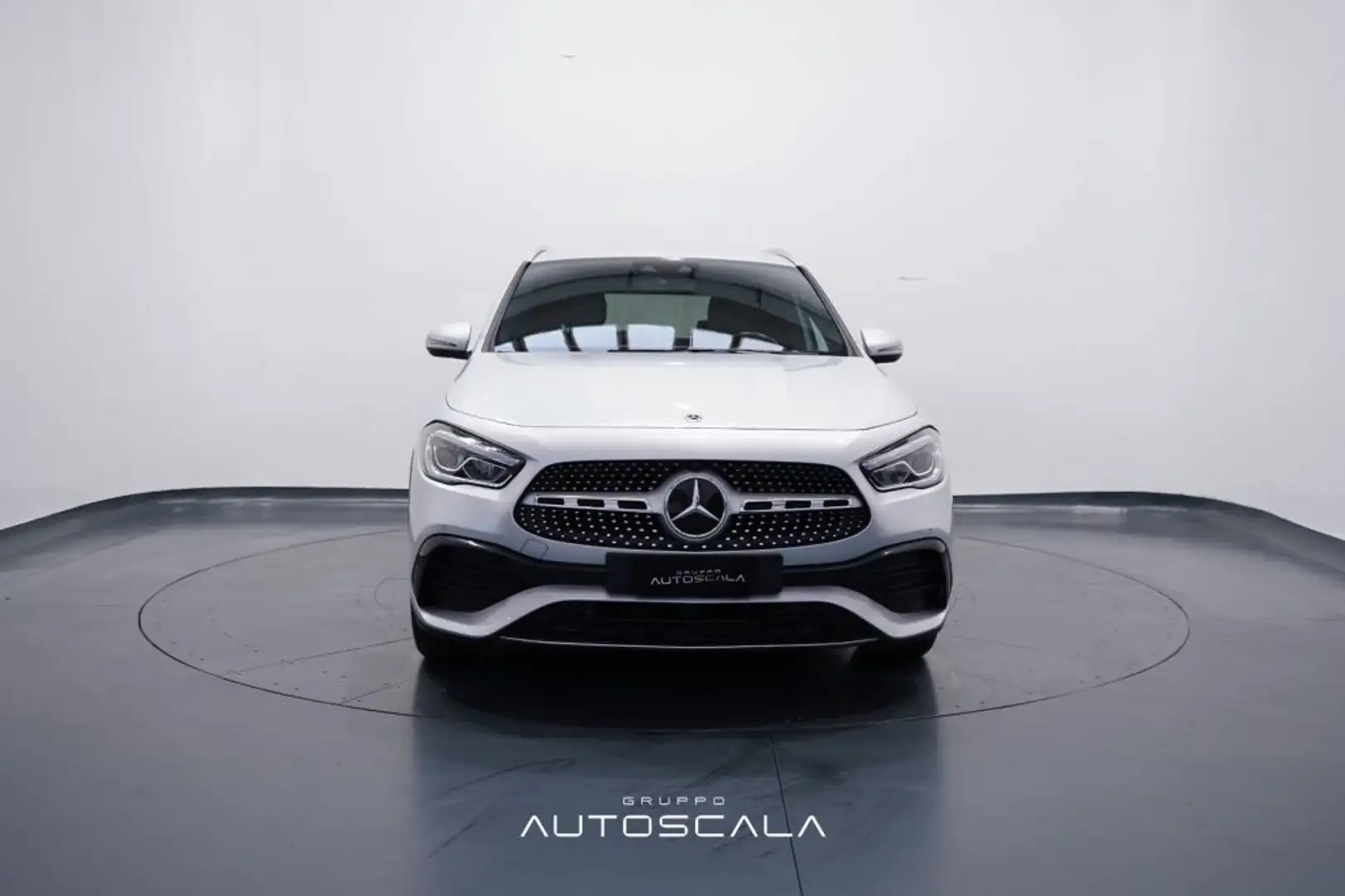 Mercedes-Benz GLA 200 d 150cv Automatic Premium Argento - 2