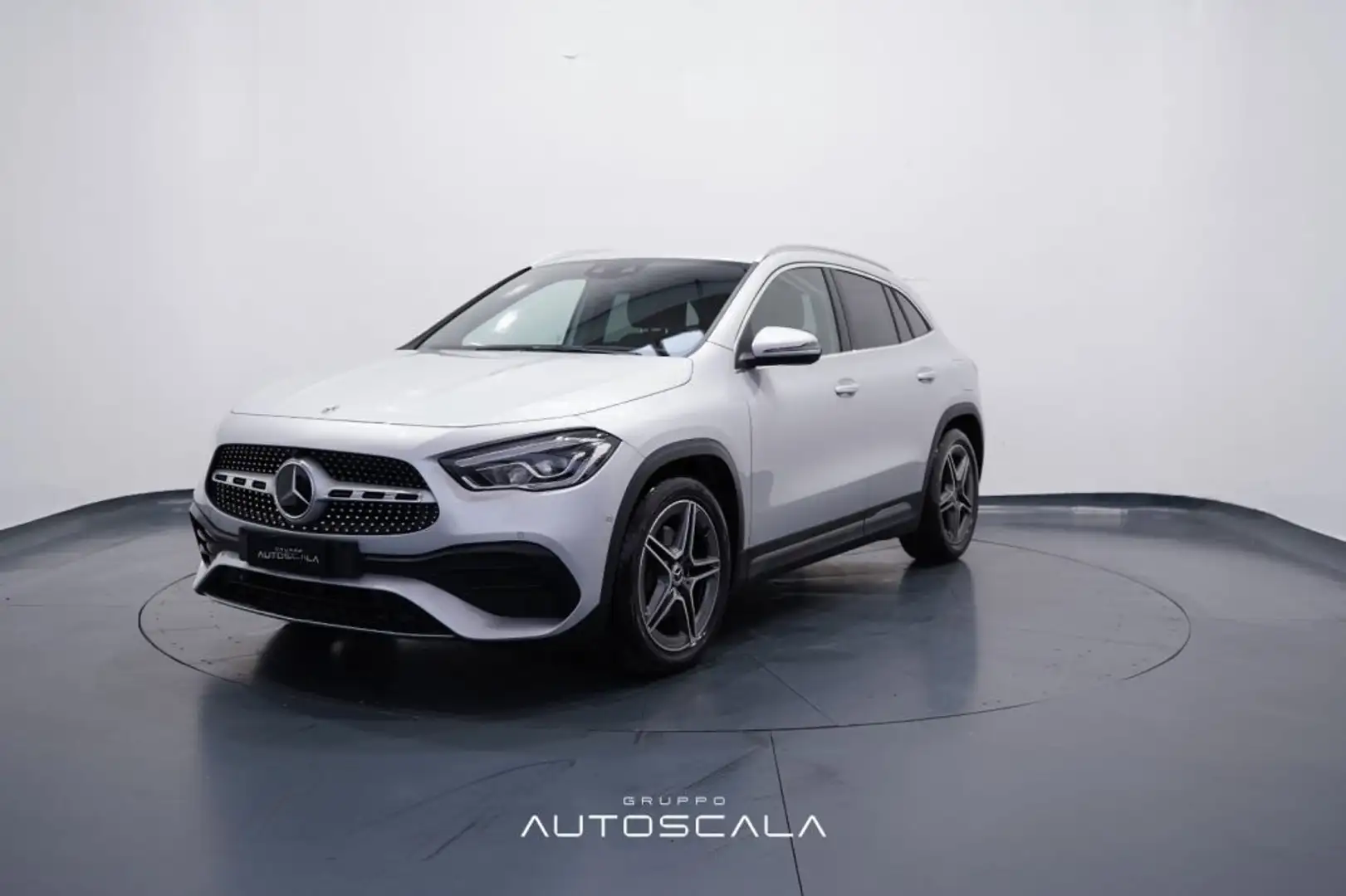 Mercedes-Benz GLA 200 d 150cv Automatic Premium Argento - 1