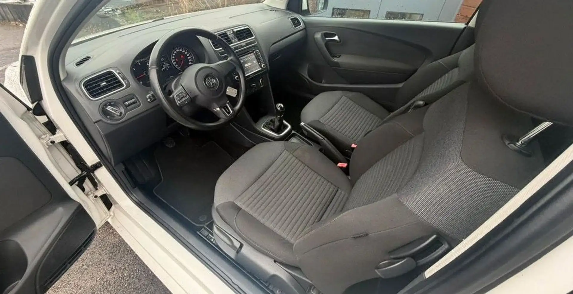 Volkswagen Polo 1.6 Tdi 90 ch Confortline Blanc - 2