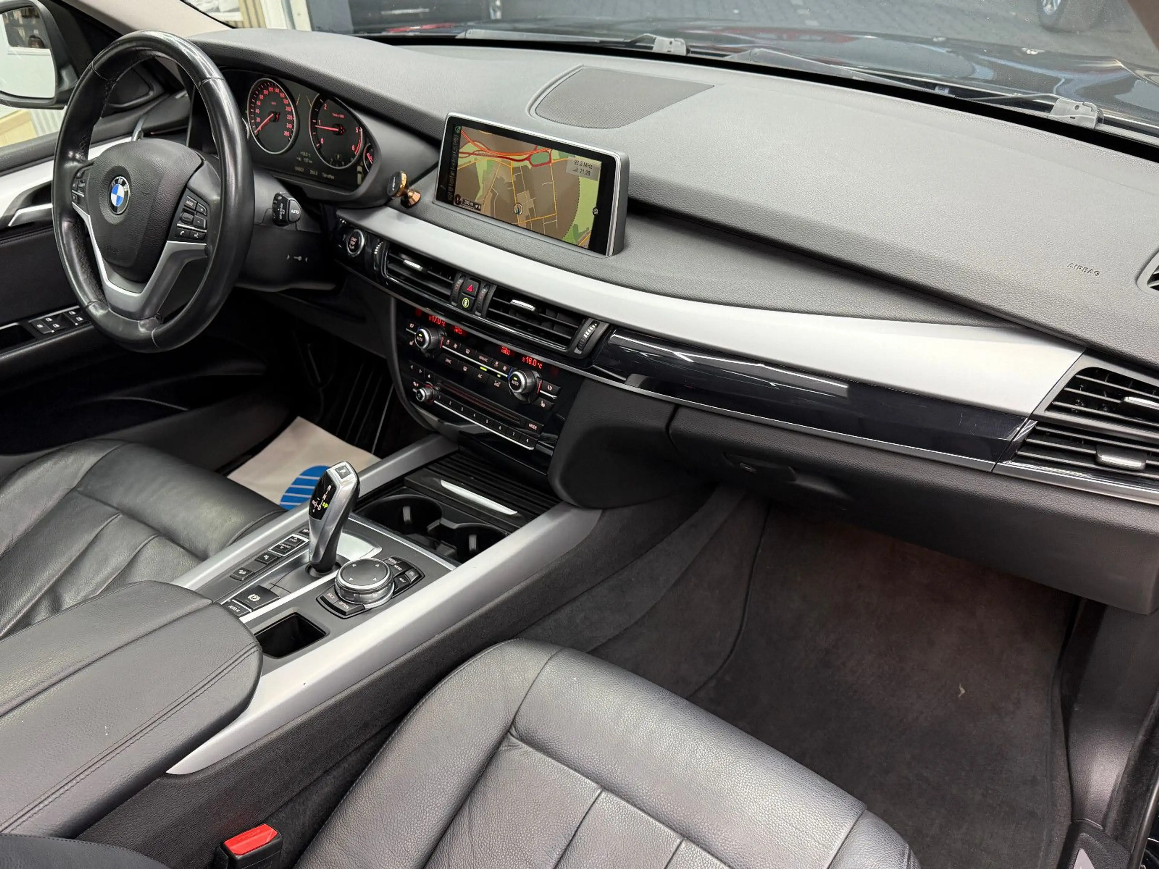 BMW X5 xDrive 25d / Panorama Navi Xenon Tempomat AHK — photo 7