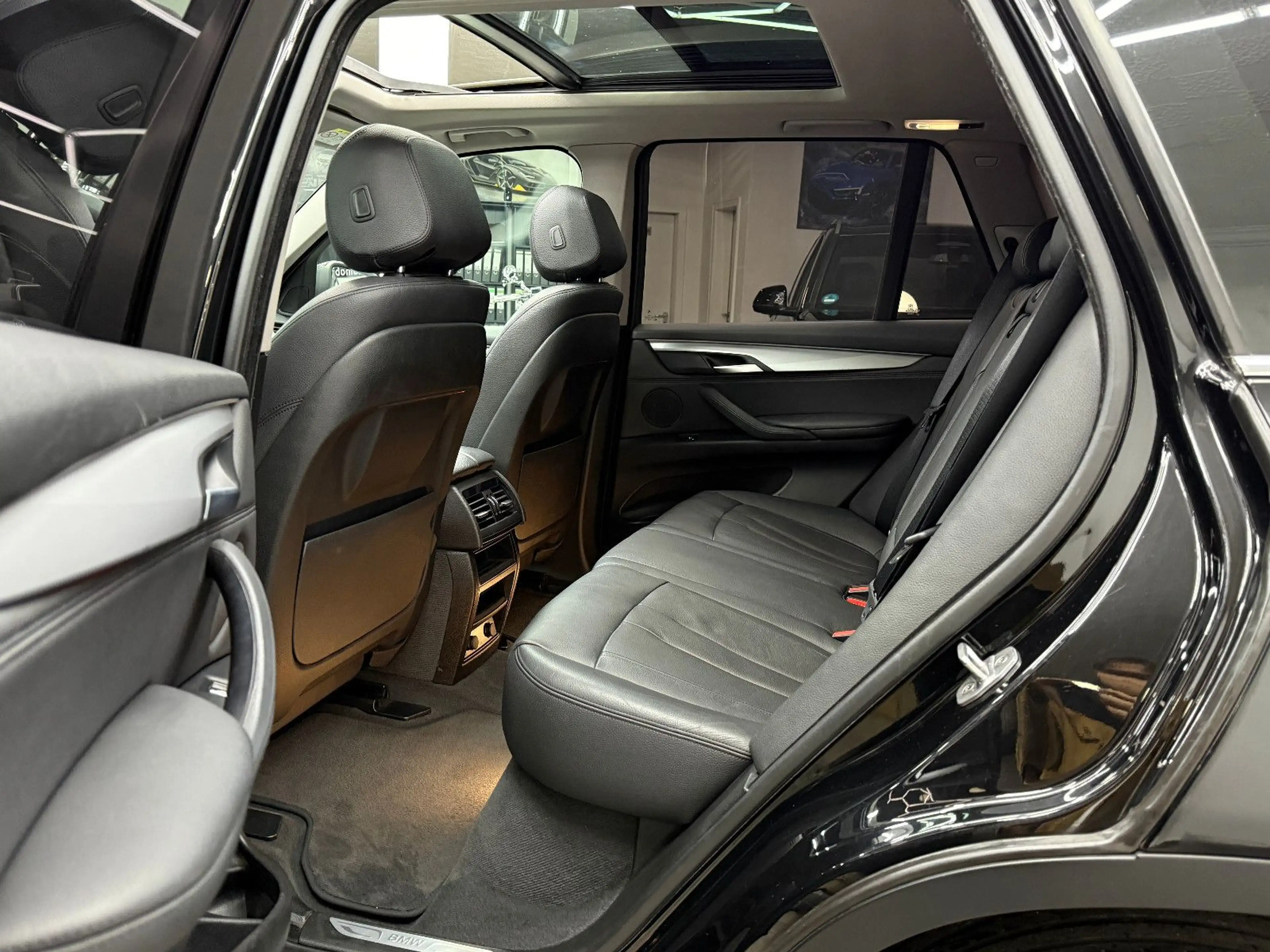 BMW X5 xDrive 25d / Panorama Navi Xenon Tempomat AHK — photo 12