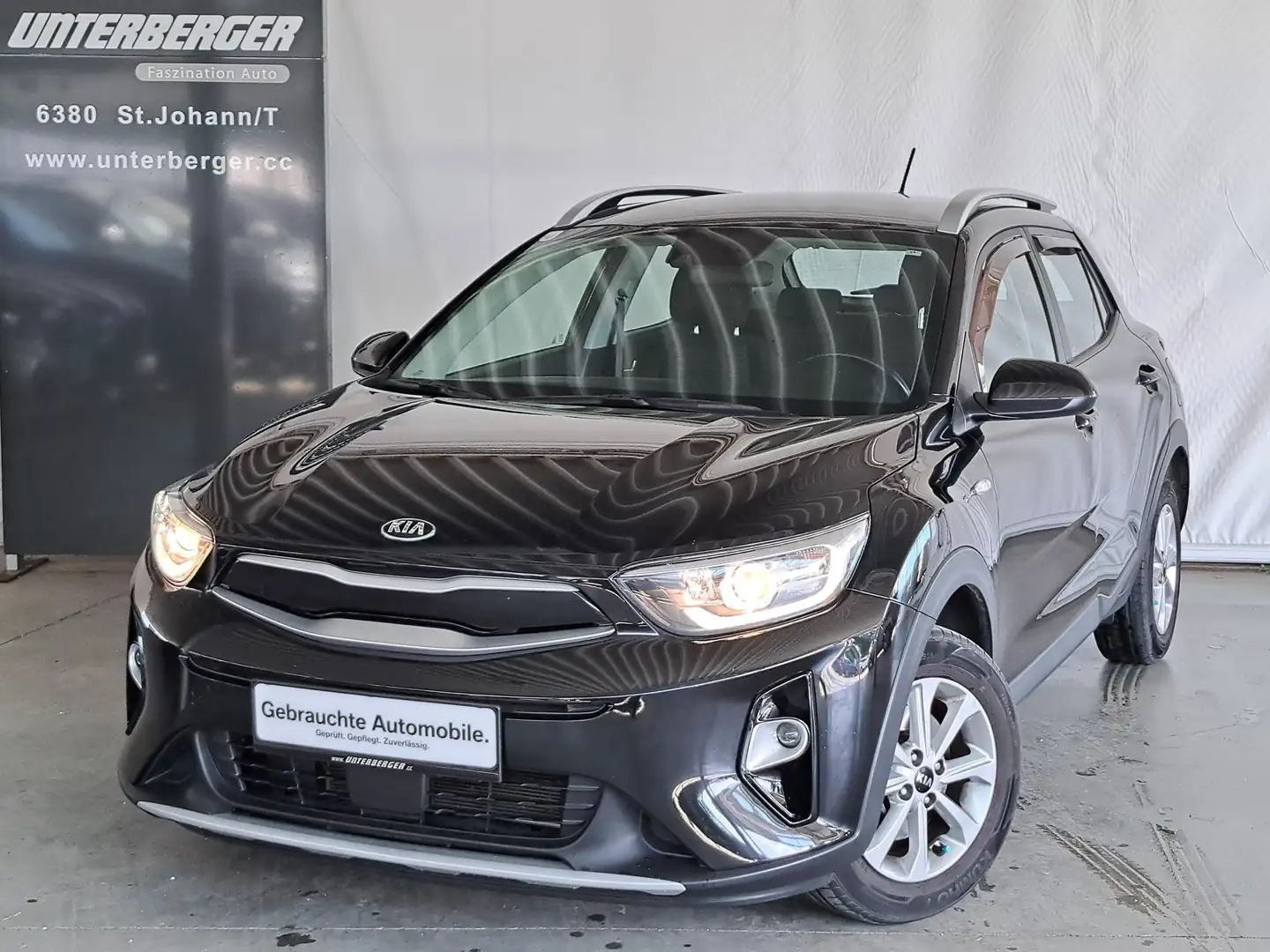 Kia Stonic 1,25 MPI Österreich Edition Schwarz - 1