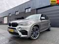 BMW X5 M | 2E EIGENAAR | ORIG.NL | 576PK | PANO DAK | B&O | Grijs - thumbnail 1
