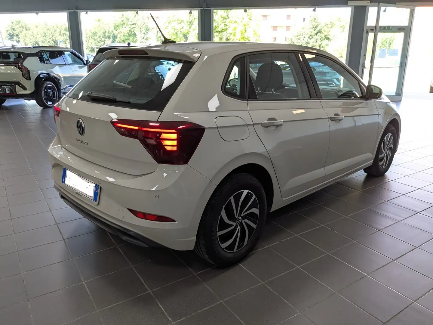 Volkswagen Polo Polo VI 2022 1.0 tsi Life 95cv Beige - 2