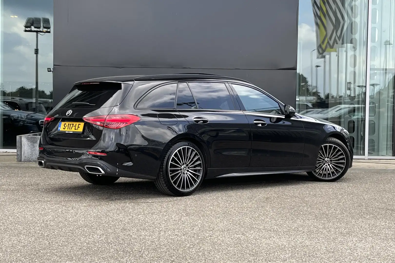 Mercedes-Benz C 200 C Estate Automaat Launch Edition AMG Line | Premiu Zwart - 2