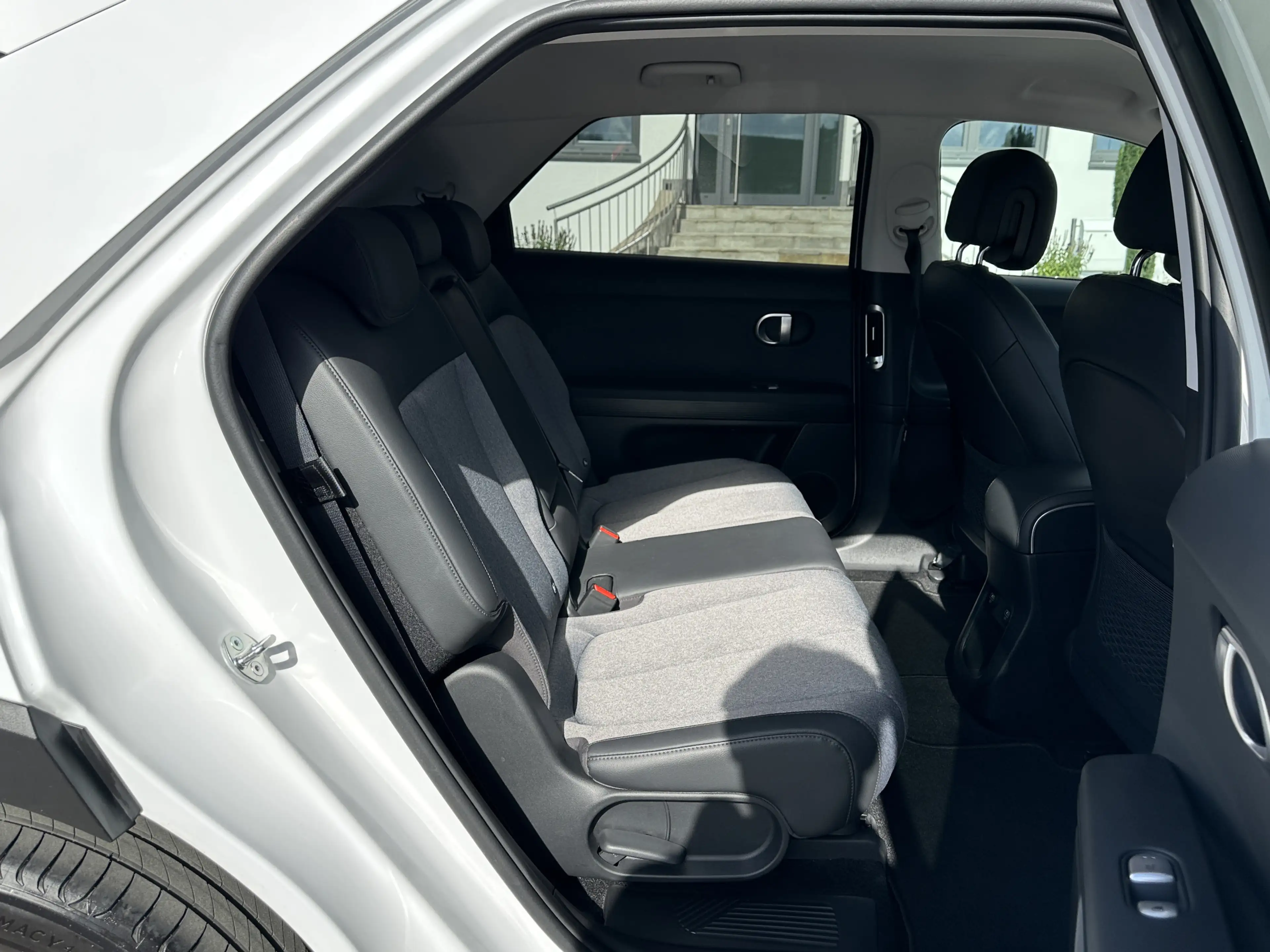 Hyundai IONIQ 5 Techniq PIXEL ACC CAM 4xSHZ WP SOH-97,8% — photo 11