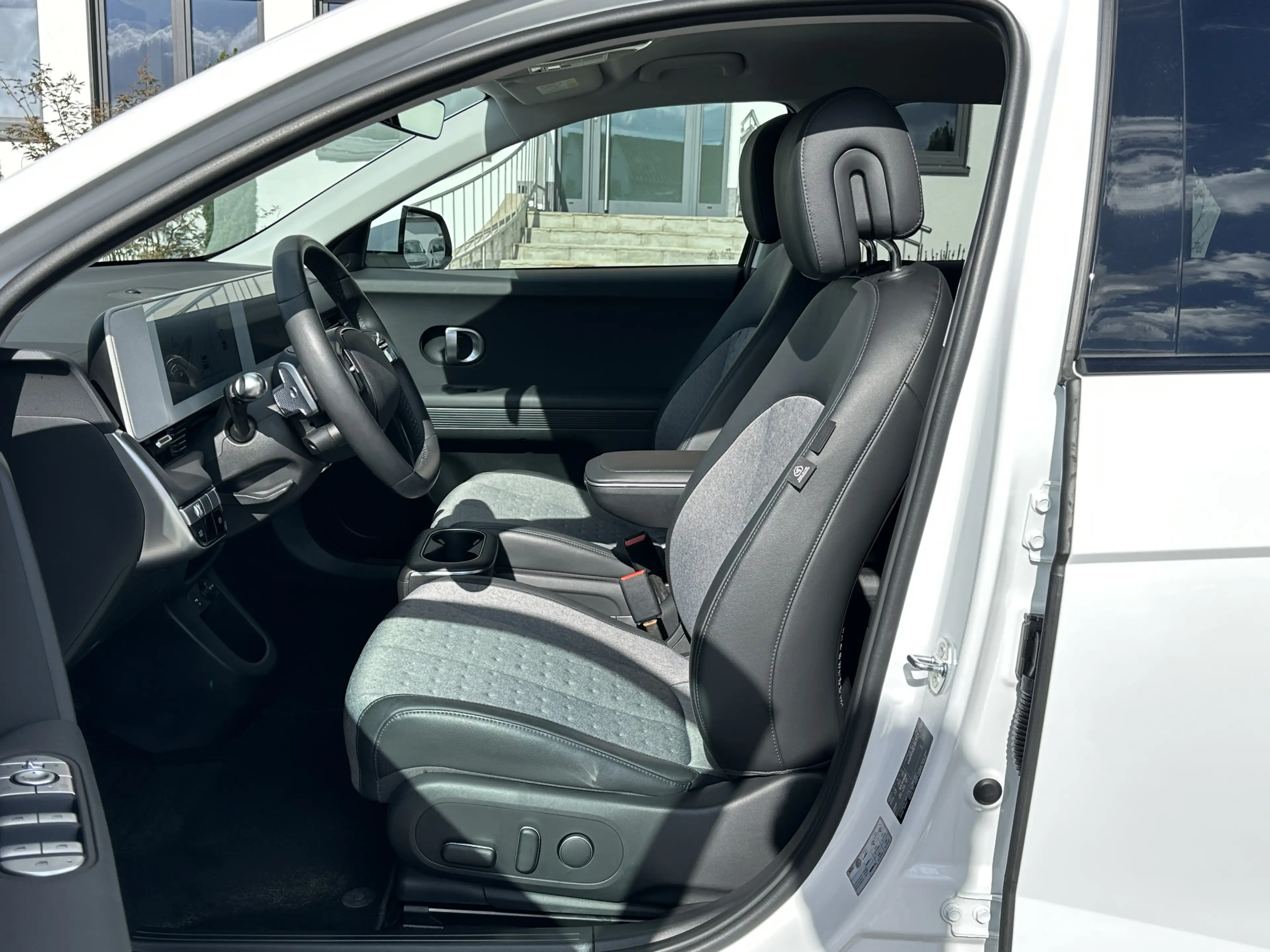 Hyundai IONIQ 5 Techniq PIXEL ACC CAM 4xSHZ WP SOH-97,8% — photo 12