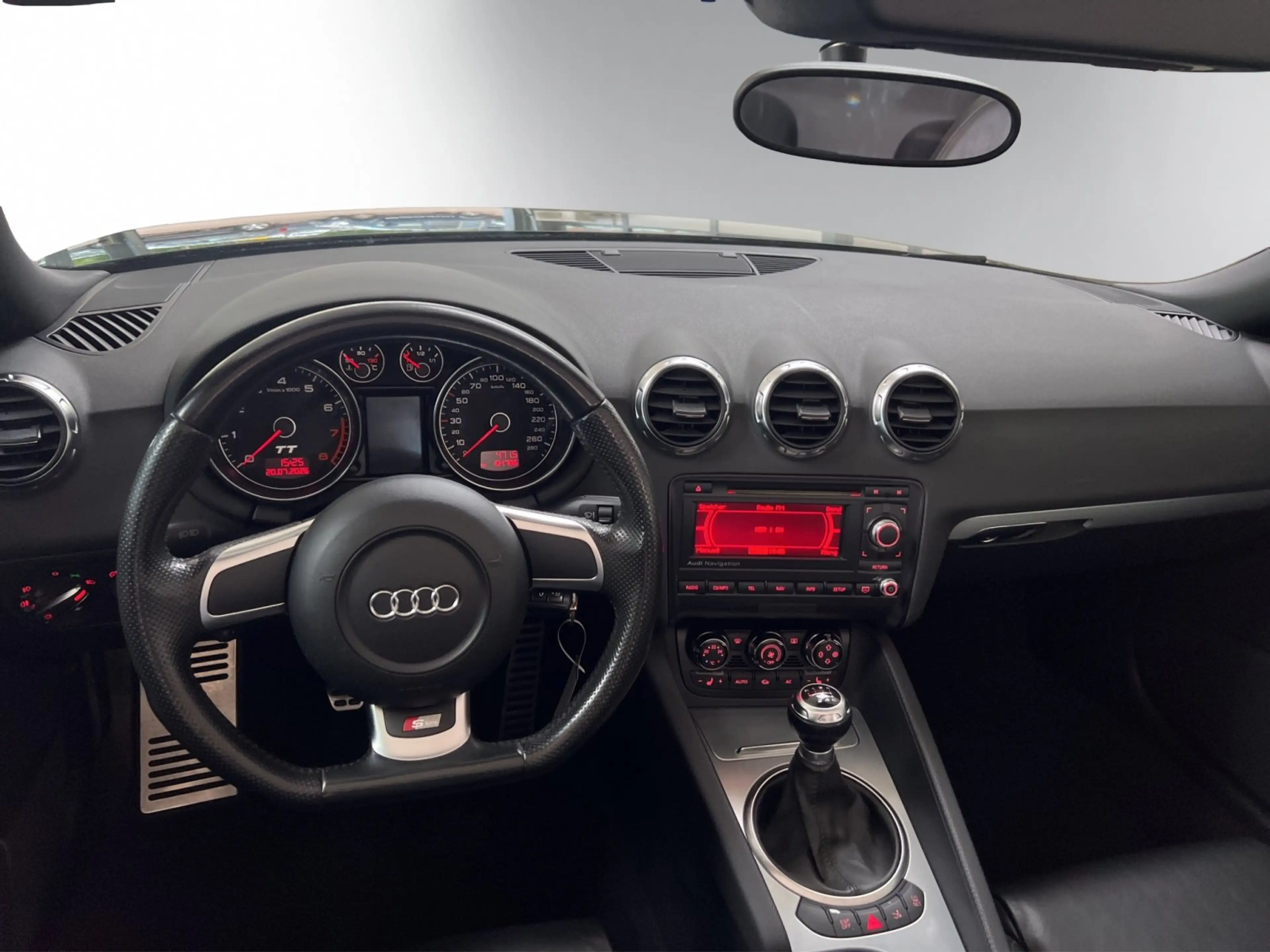 Audi TT 2.0 TFSI Roadster — photo 14