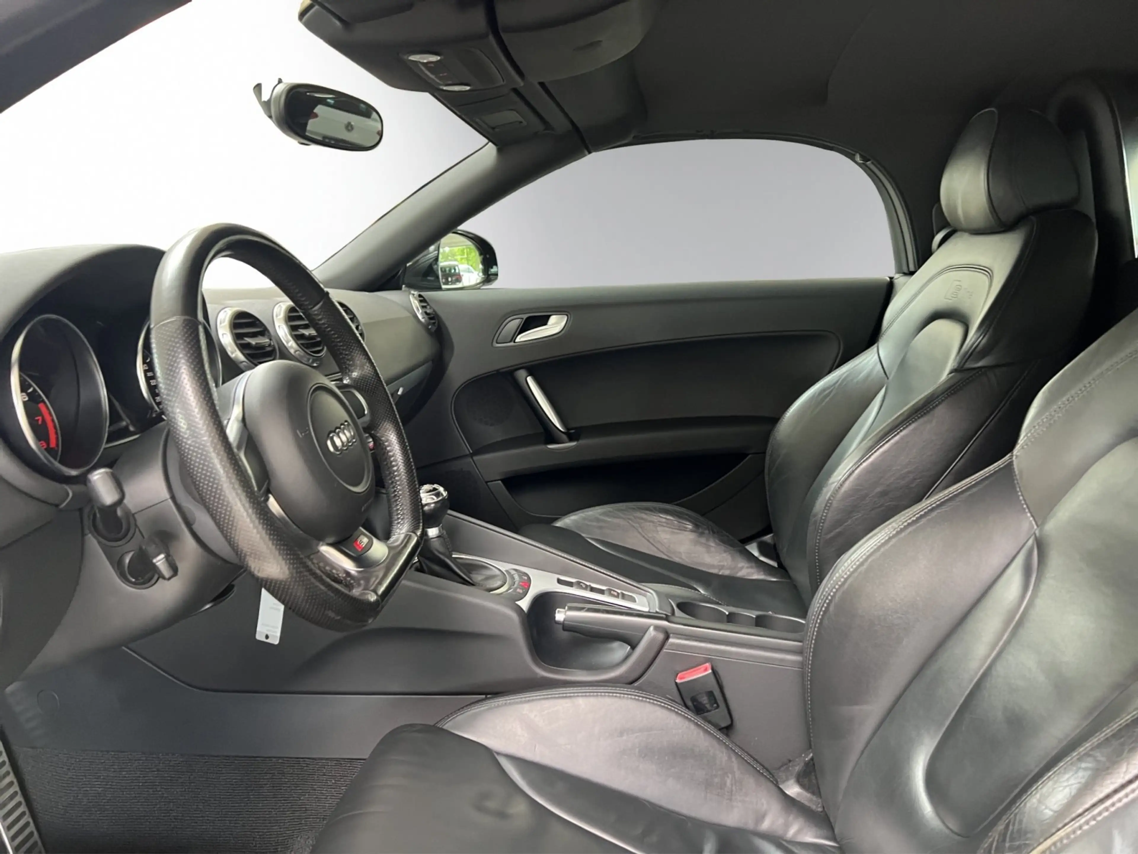Audi TT 2.0 TFSI Roadster — photo 10