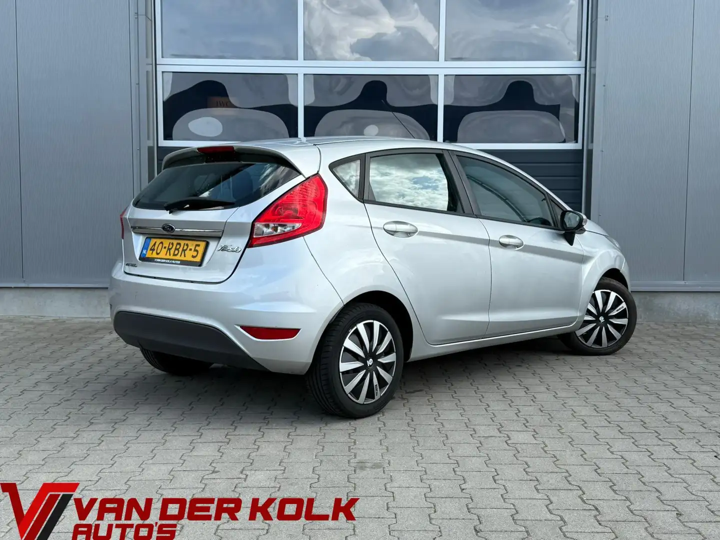Ford Fiesta 1.25 Limited 5 Deurs CarPlay Airco Gris - 2