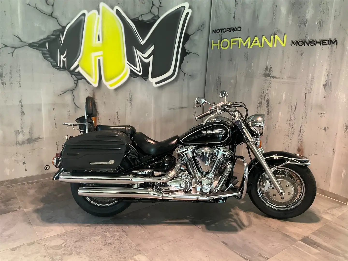 Yamaha XV 1600 Schwarz - 1