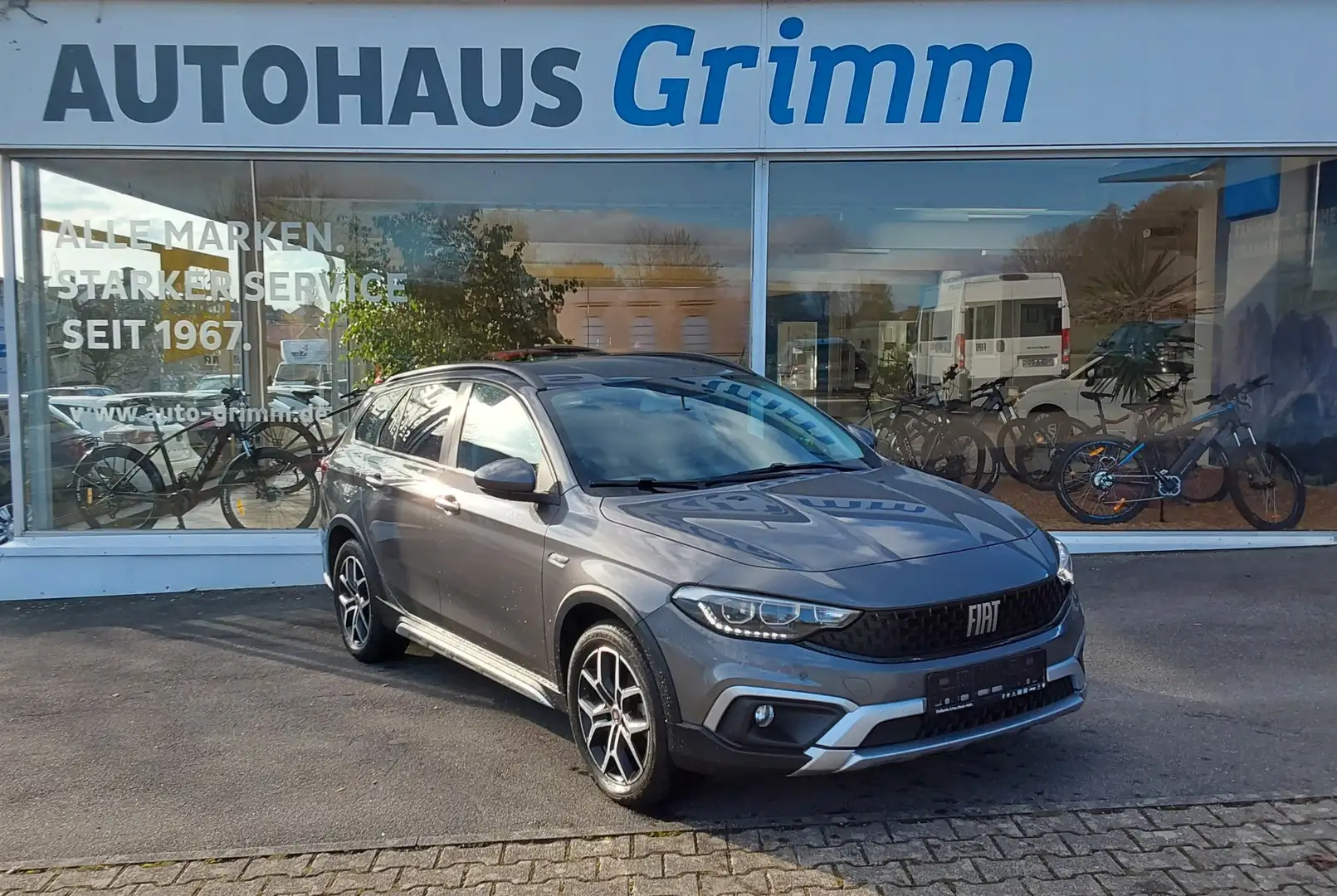 Fiat Tipo Tipo Cross Kombi Hybrid 1.5 GSE Automatik Grau - 1