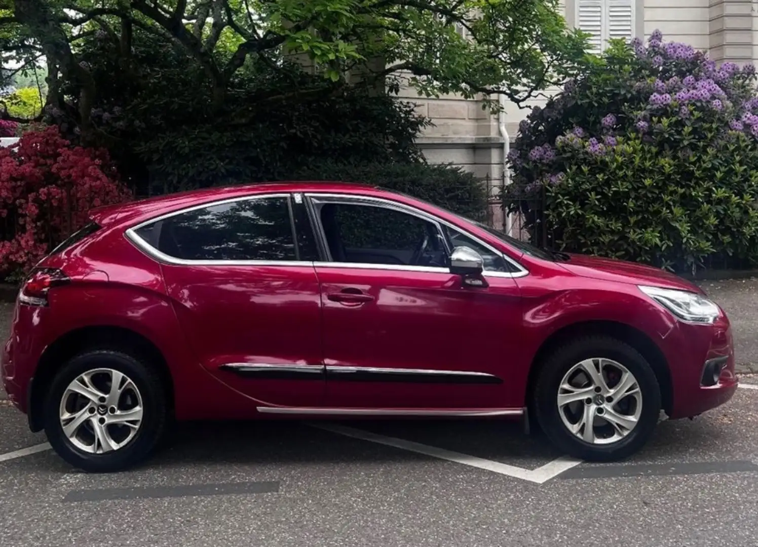 Citroen DS4 DS4 THP 155 EGS6 SoChic Rouge - 1