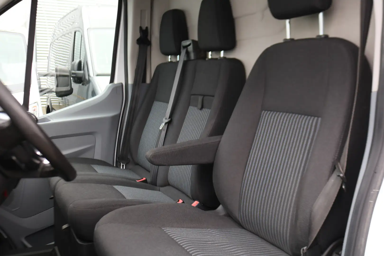Ford Transit 2.0 TDCI L2 H2 Trend Airco Navigatie Imperiaal Tra - 2