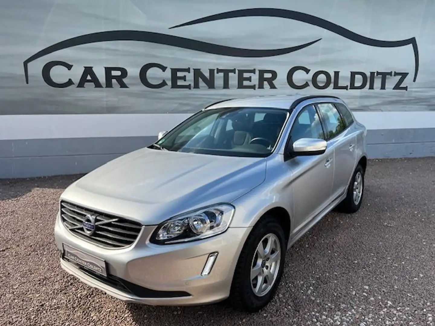 Volvo XC60 XC60 D3 Kinetic*Navi*PDC V/H*DAB*2 Hand* Plateado - 1