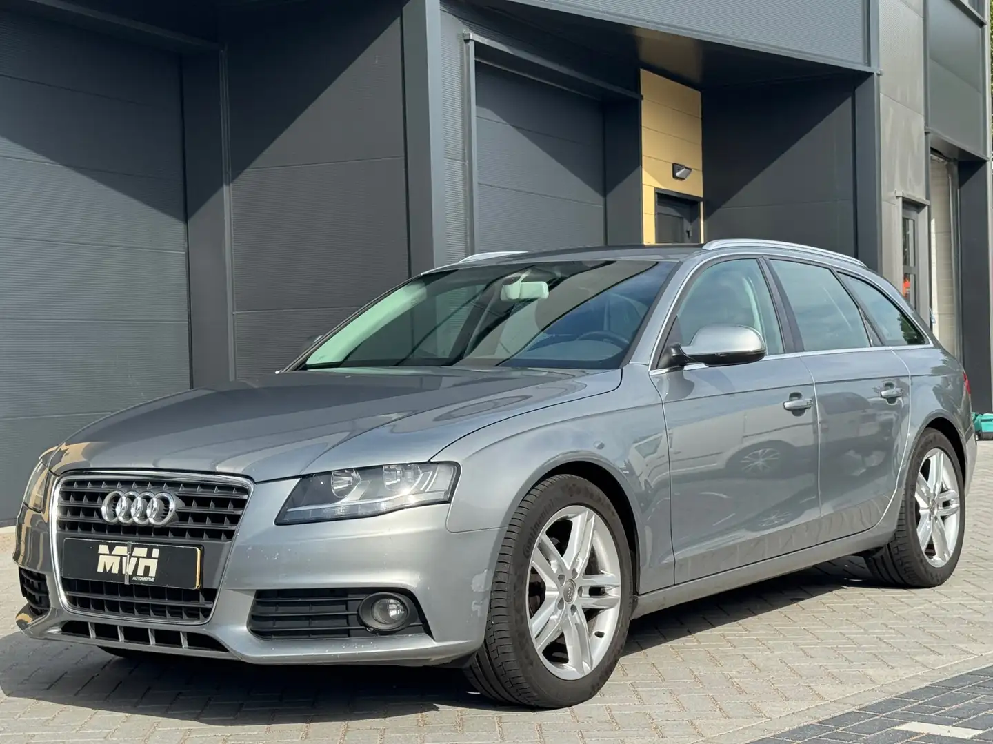 Audi A4 Avant 1.8 TFSI Pro Line Business - Navi - Airco - Gris - 2