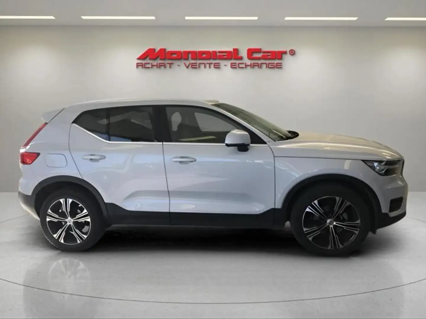Volvo XC40 Inscription Grau - 2