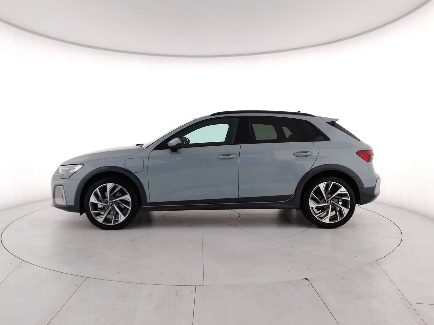 Audi A3 allstreet 40 TFSI e S tronic Business Advanced Gris - 2