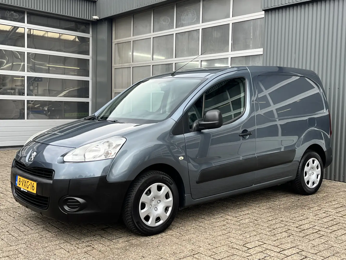 Peugeot Partner 120 1.6 HDI L1 BTW VRIJ!! Airco 3-Persoons Schuifd Gris - 2