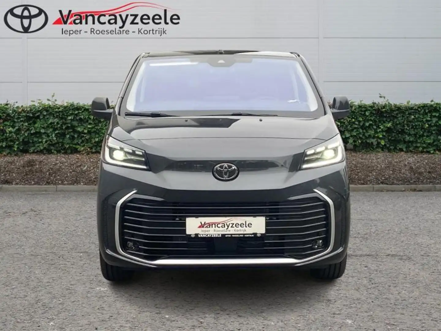Toyota Verso Family 8pl Gris - 2