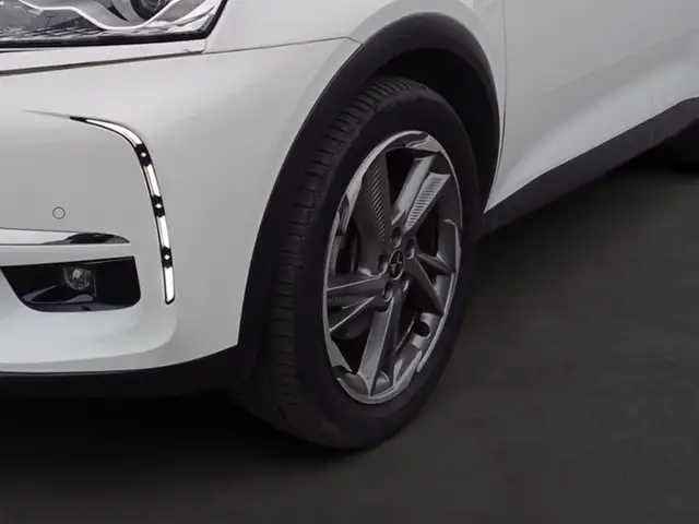 DS Automobiles DS 7 Crossback view 10