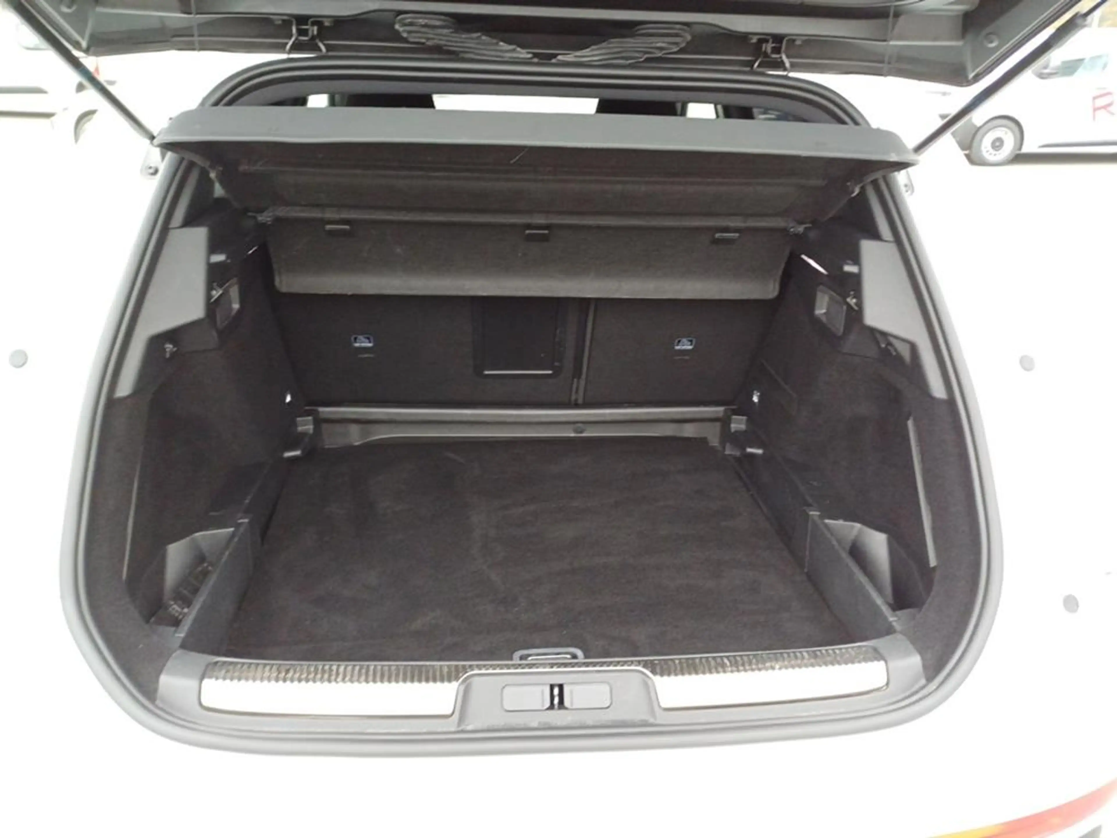 DS Automobiles DS 7 Crossback DS7 E-Tense 225 Bastille + 4x2 — photo 9