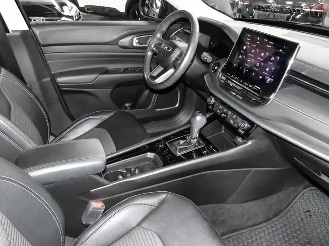 Jeep Compass view 4