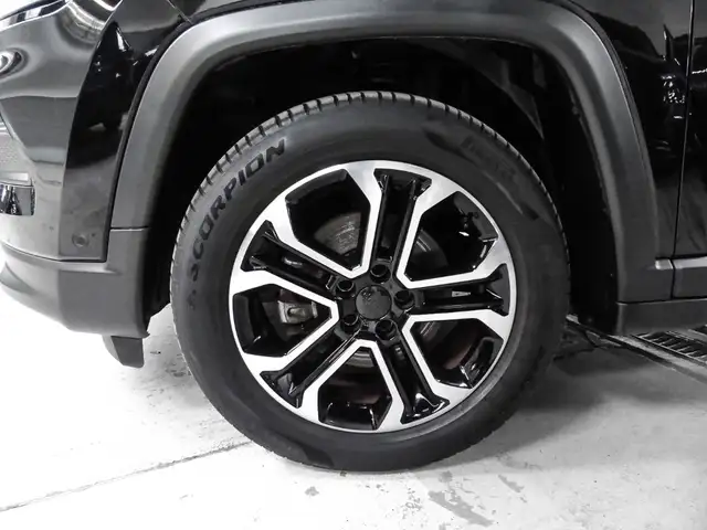 Jeep Compass view 3