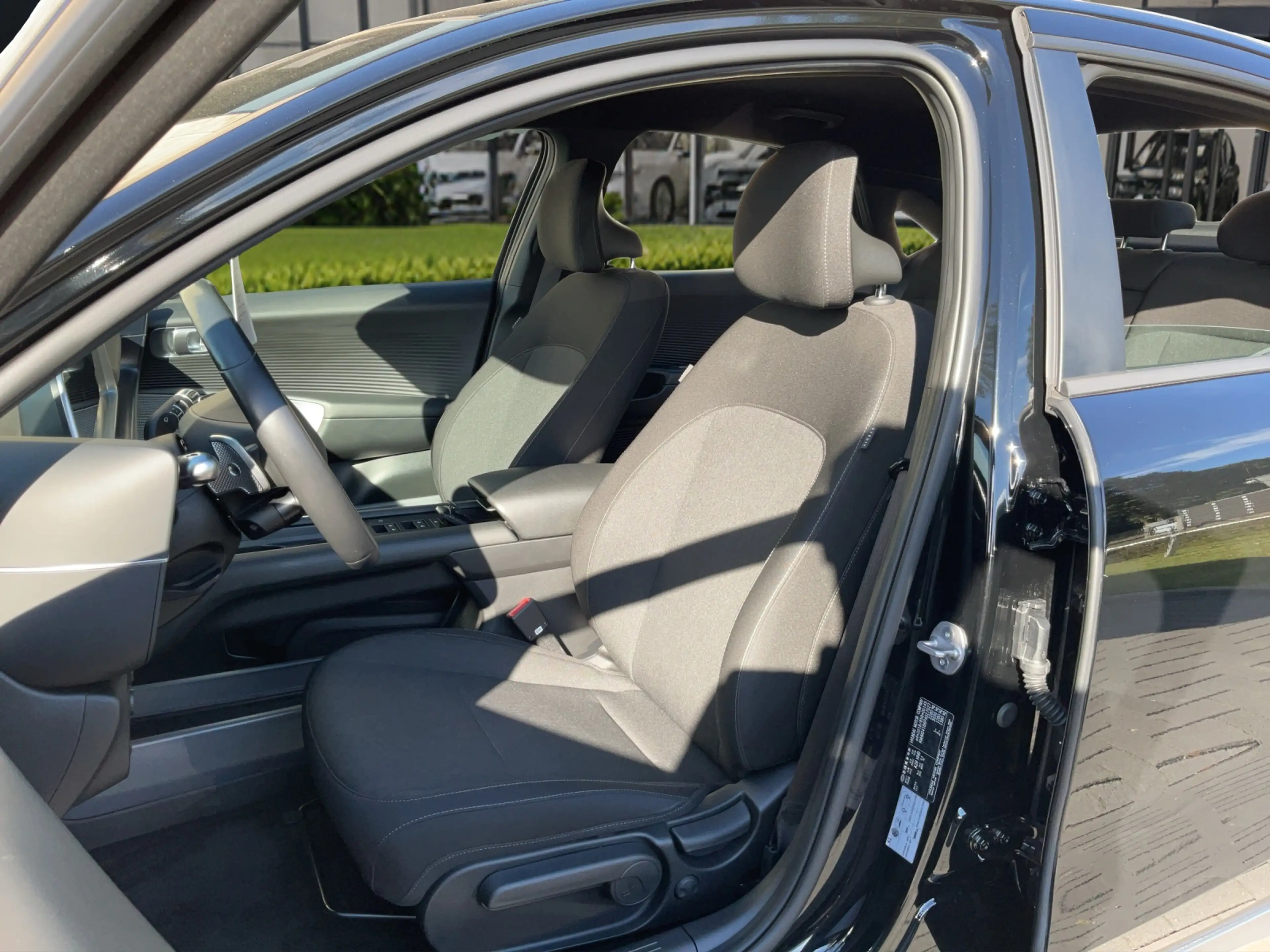 Hyundai IONIQ 6 53kWh Basis Ganzjahresreifen — photo 6