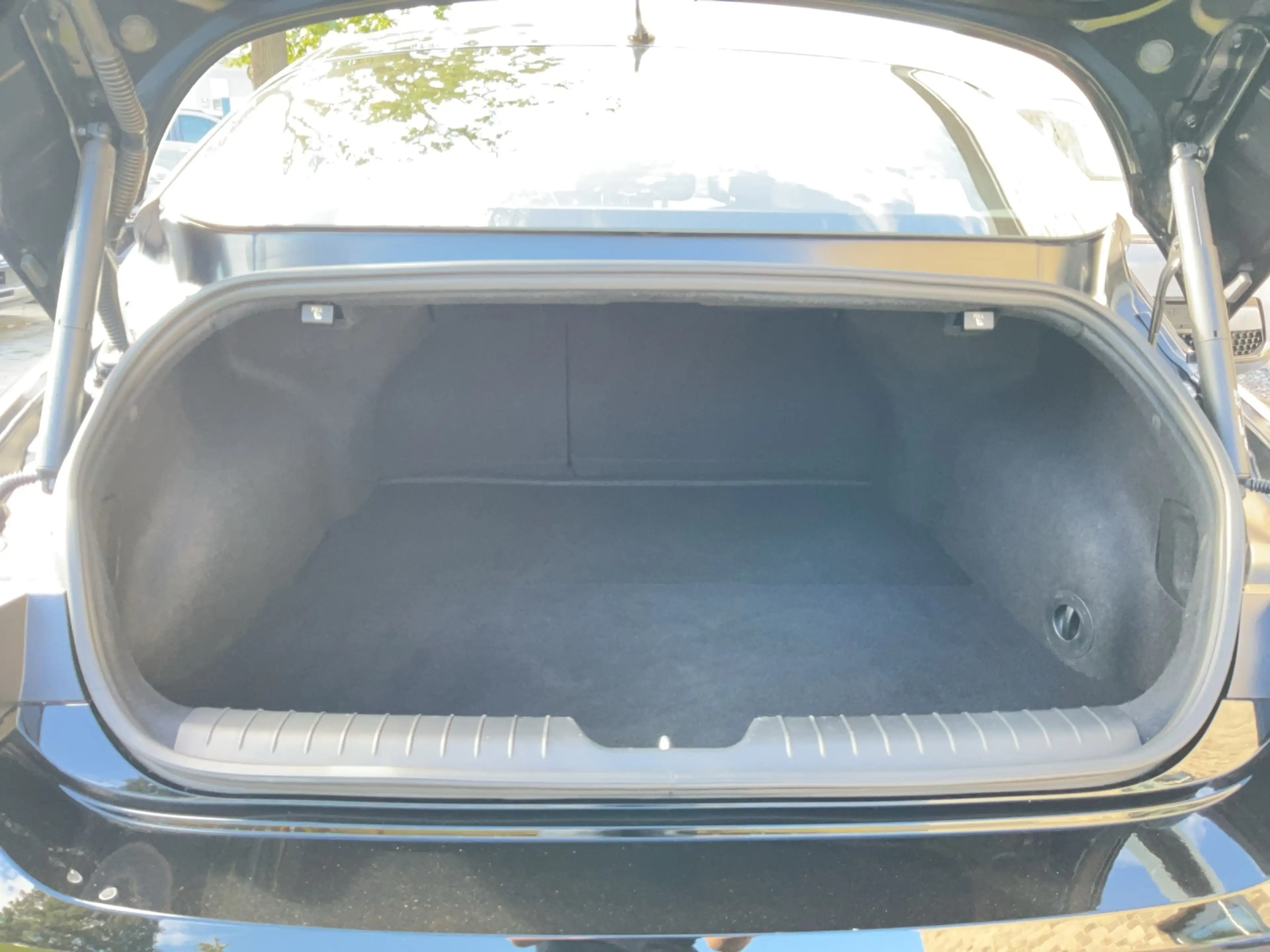 Hyundai IONIQ 6 53kWh Basis Ganzjahresreifen — photo 20