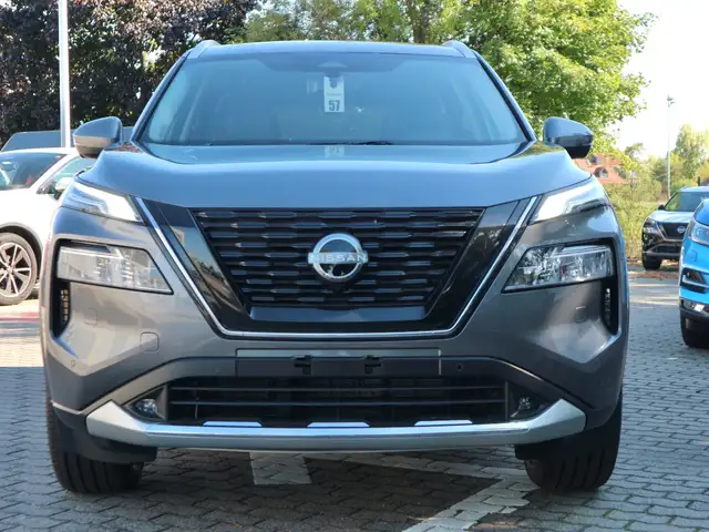 Nissan X-Trail view 5