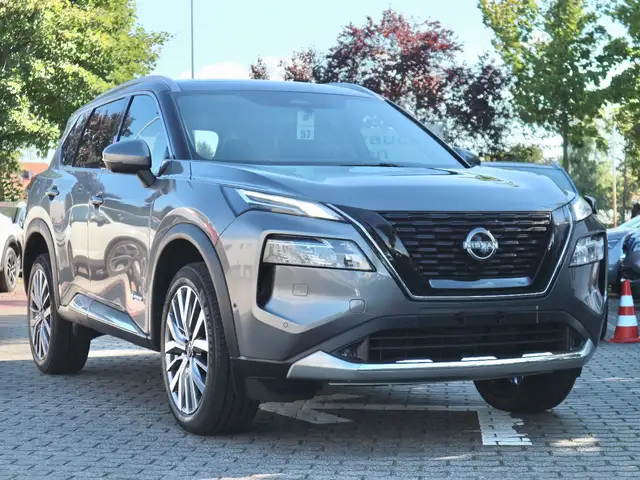 Nissan X-Trail view 6