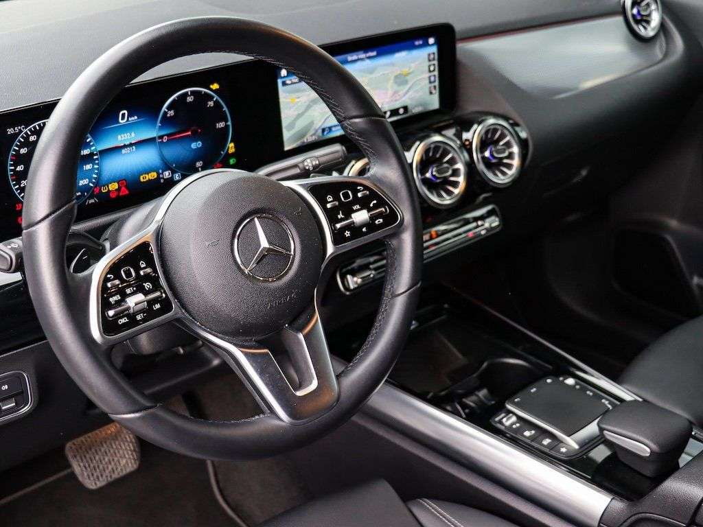 Mercedes-Benz EQA